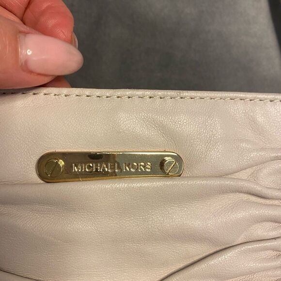 Michael Kors small purse - Picture 10 of 10